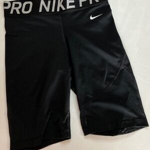 Pro Nike exercise shorts size M